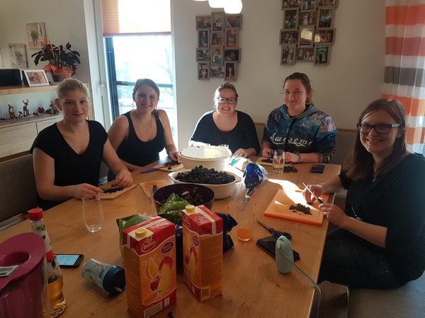 Kletzenbrot machen für den Adventmarkt